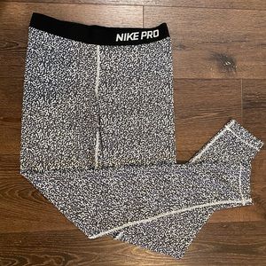 Nike Pro Snow leopard leggings